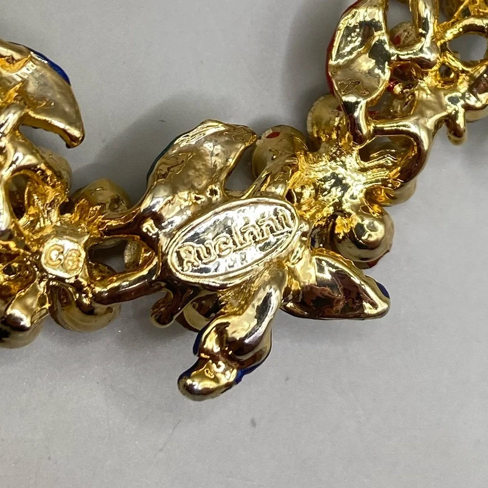 Rucinni Flower Wreath Brooch